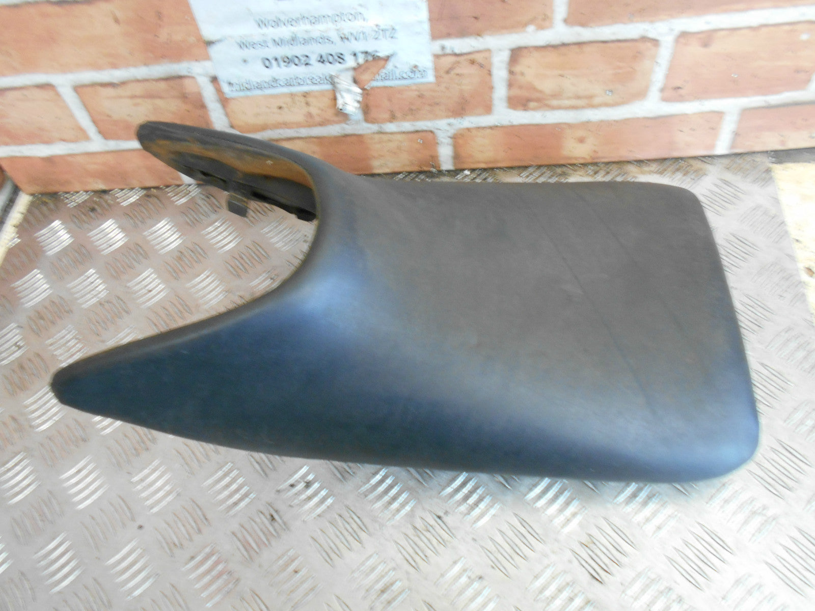 HONDA CBR125R CBR125R-4 2004 125 CC RIDER SEAT GENUINE OE 77100-KPPA-9010