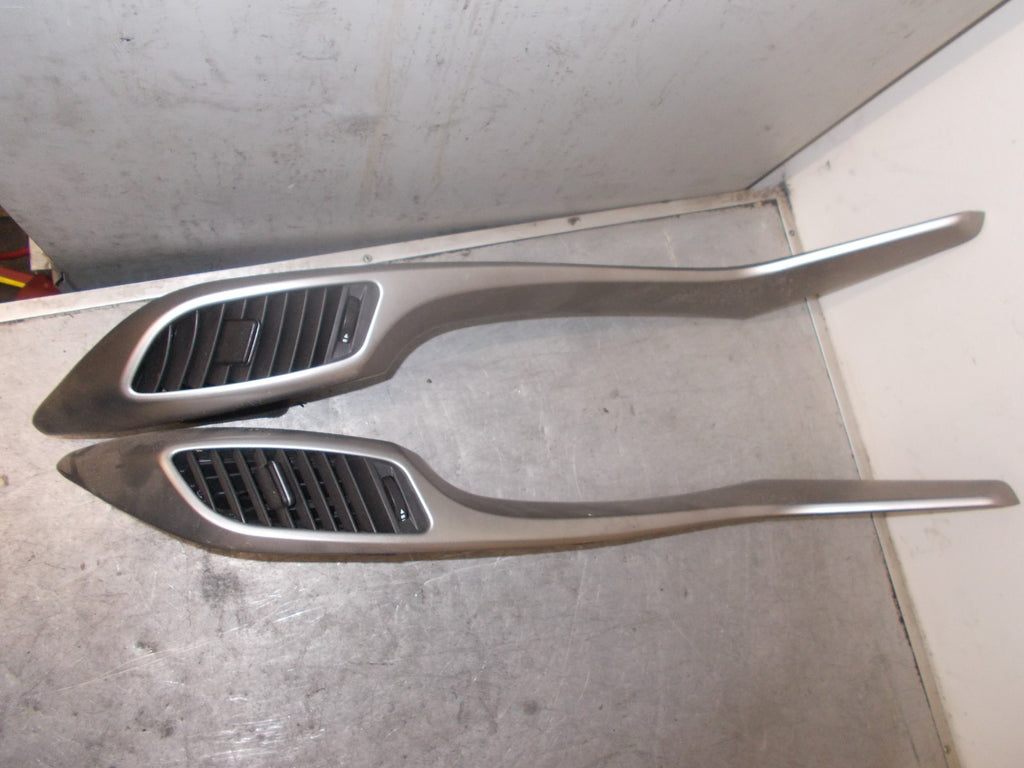 HYUNDAI i30 GD 2015 MK2 DASHBOARD AIR VENTS & TRIMS 97420A6000 84795A6900