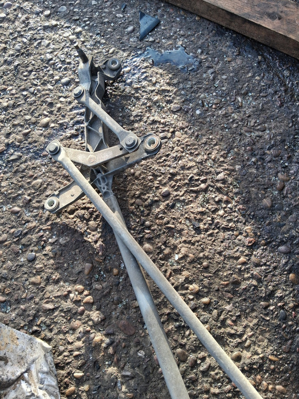 2007 MERCEDES BENZ VITO W639 FRONT WINDSCREEN WIPER MOTOR LINKAGE A6398200040