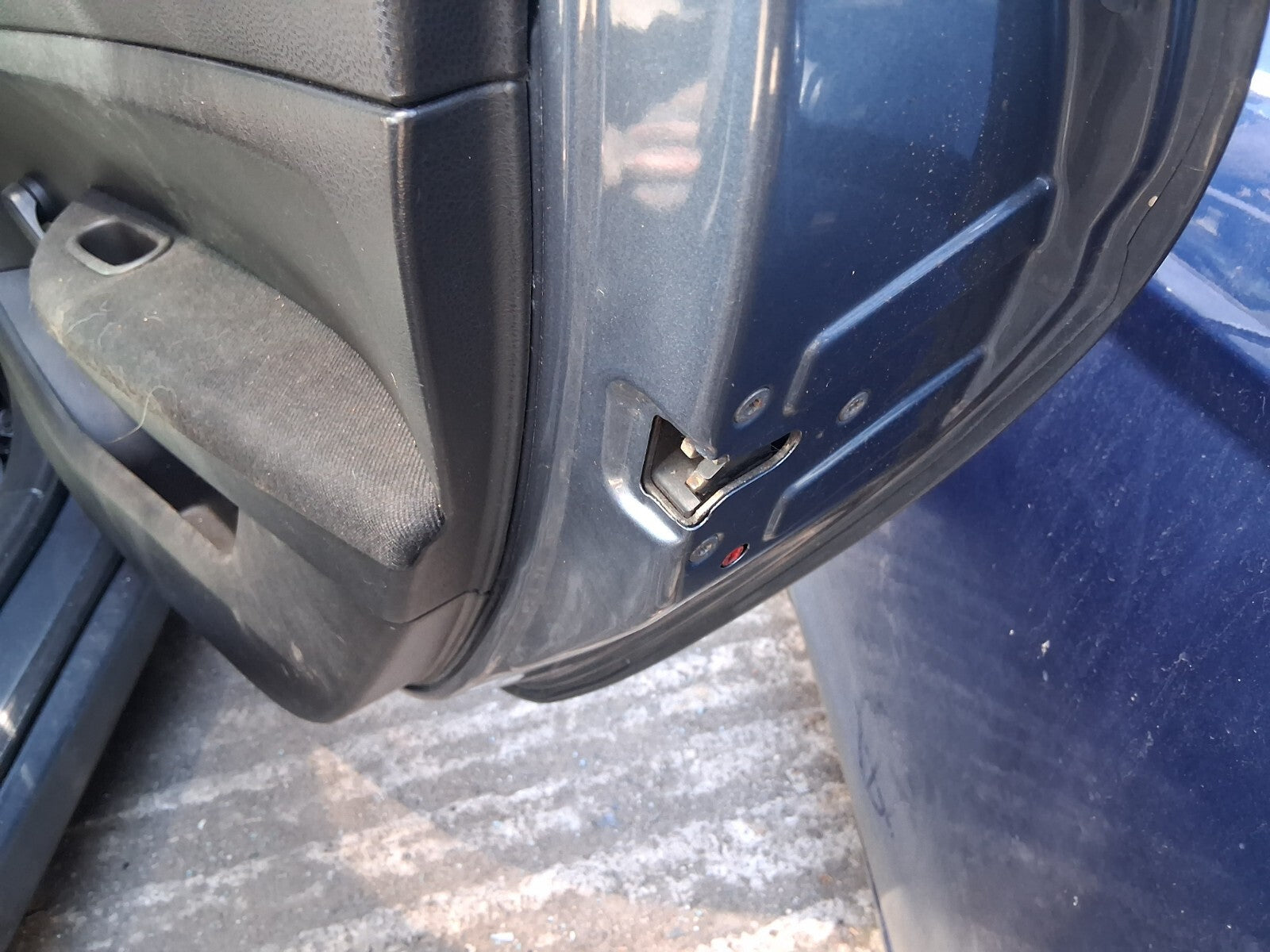 2006 PEUGEOT 307 OSR DRIVER SIDE REAR COMPLETE DOOR IRON GREY METALLIC EZWD