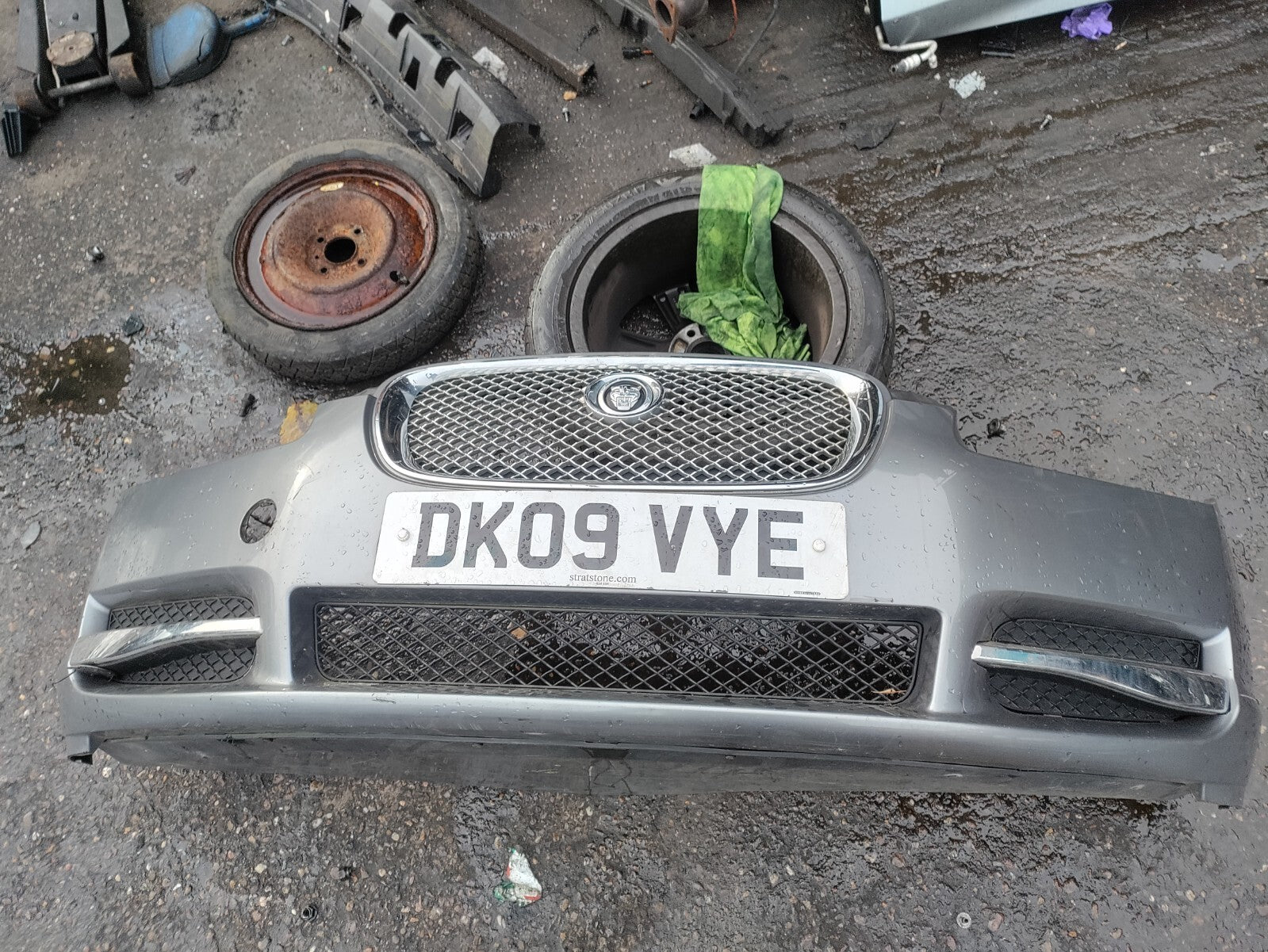 2009 JAGUAR XF X250 FRONT BUMPER WITH GRILL SILVER