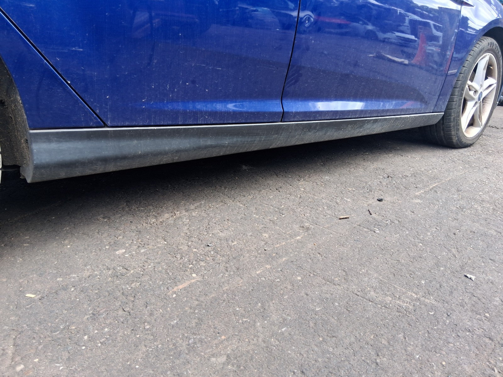 2015 FORD FOCUS MK3 HATCHBACK OS DRIVER SIDE SKIRT VALANCE PLASTIC