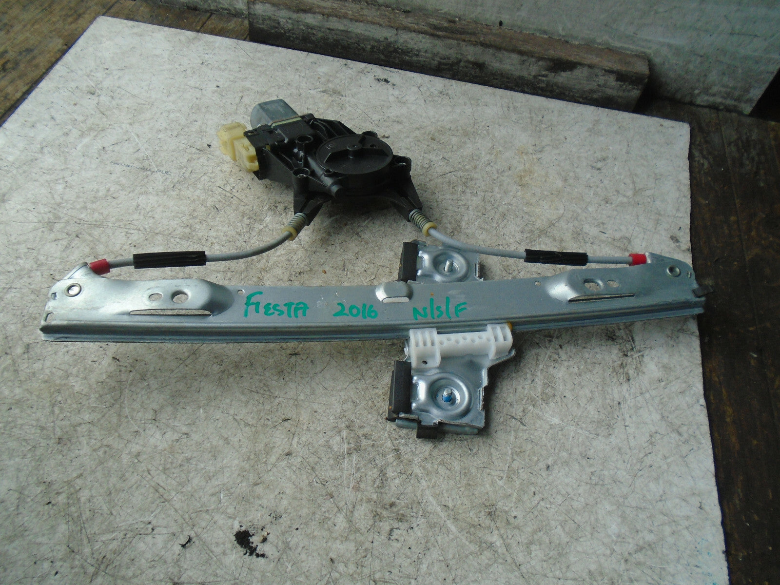 FORD FIESTA MK7 2016 3 DOOR NS PASSENGER SIDE WINDOW MOTOR REGULATOR 8A6114A389B