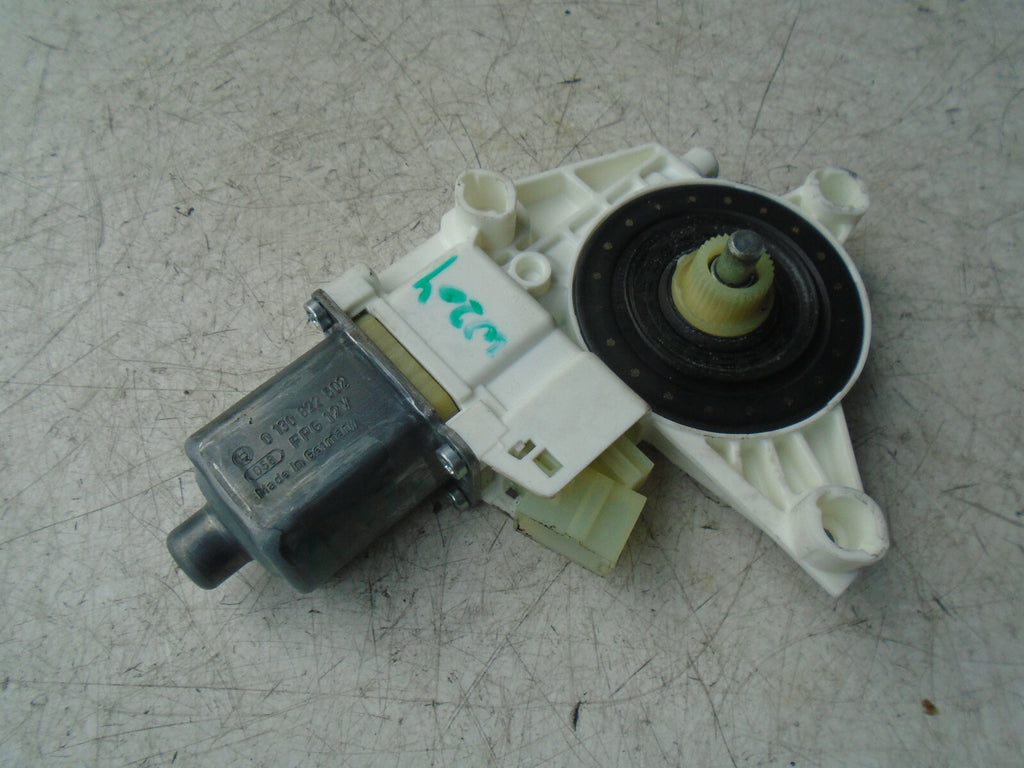 MERCEDES BENZ C CLASS W204 2012 OSF DRIVER FRONT DOOR WINDOW MOTOR A2048200242