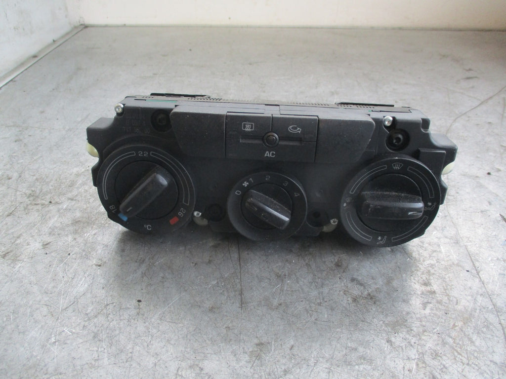 SKODA OCTAVIA 2005 CLIMATE CONTROL SWITCHES 74358100