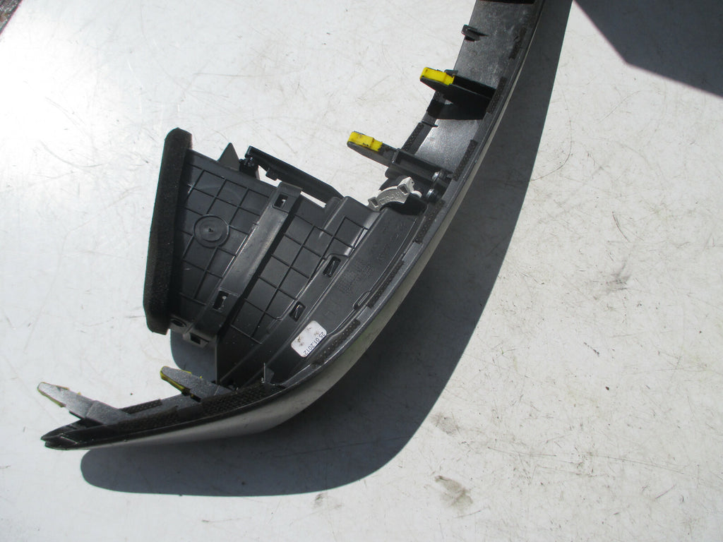 HYUNDAI I30 2014 MK2 DASHBOARD PLASTIC TRIM SURROUND AIR VENT SILVER 84790-A6900