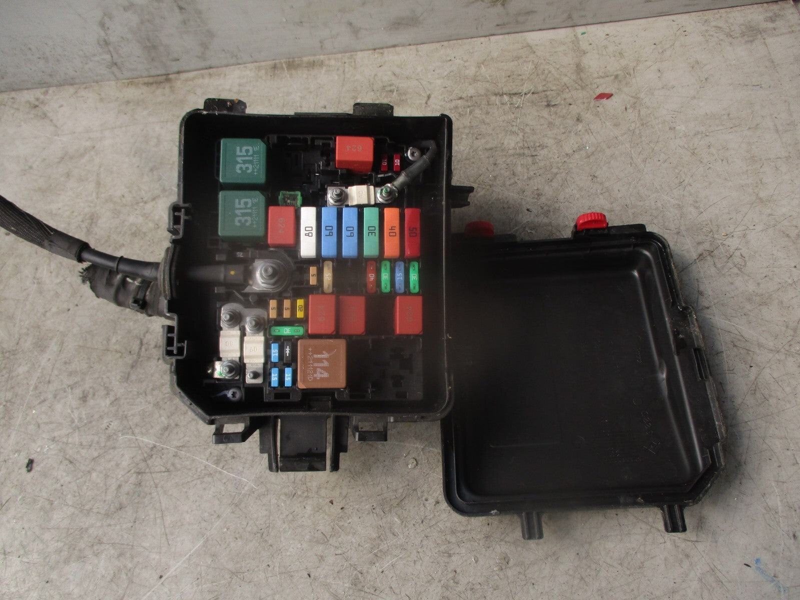 2021 CITROEN C4 MK3 1.2 PETROL UNDER BONNET FUSE BOX 9824510780