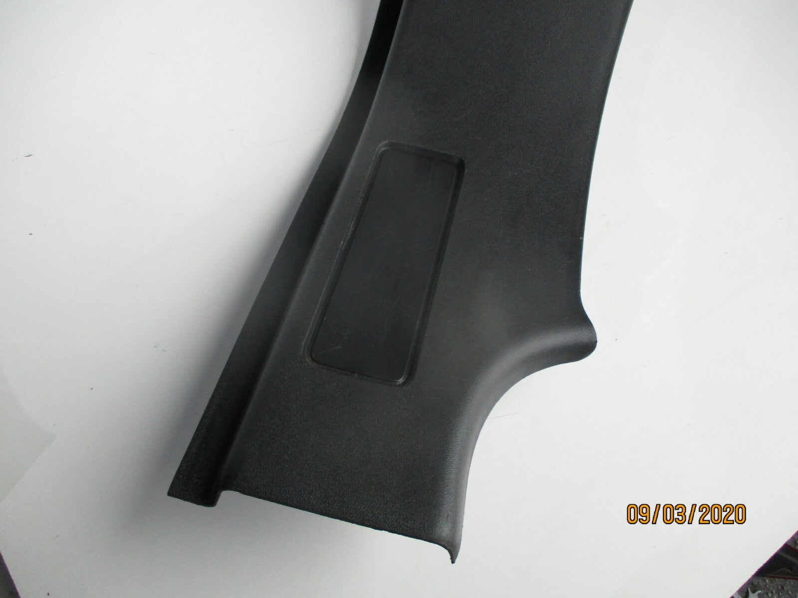 LAND ROVER DISCOVERY 2017 OS DRIVER SIDE C PILLAR TRIM COVER A073159 FK72-13245