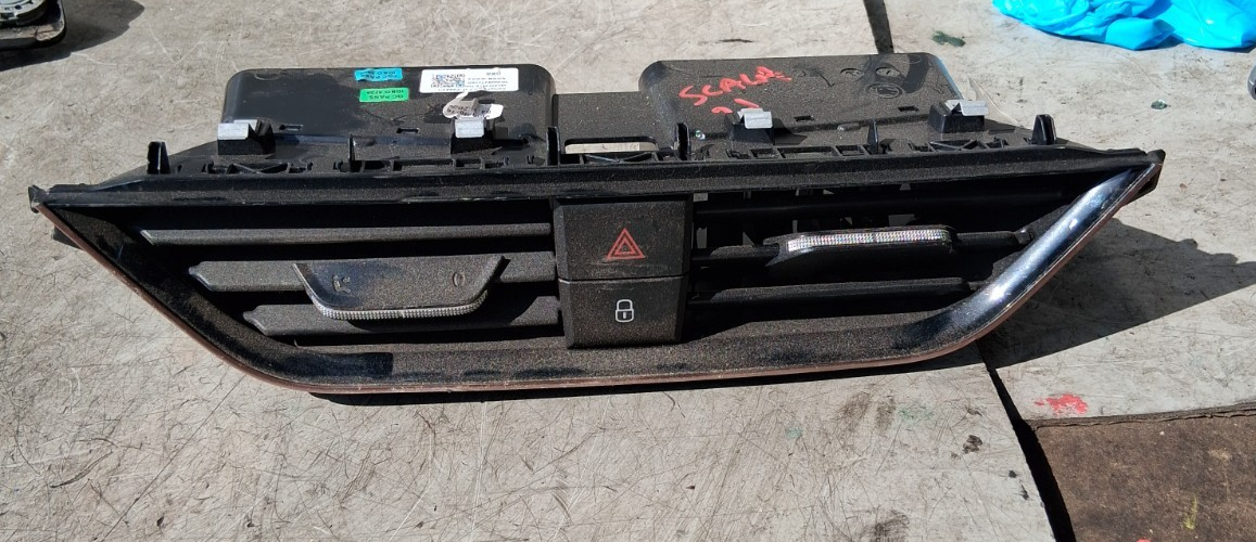 2021 SKODA SCALA DASH AIR VENT 654820951