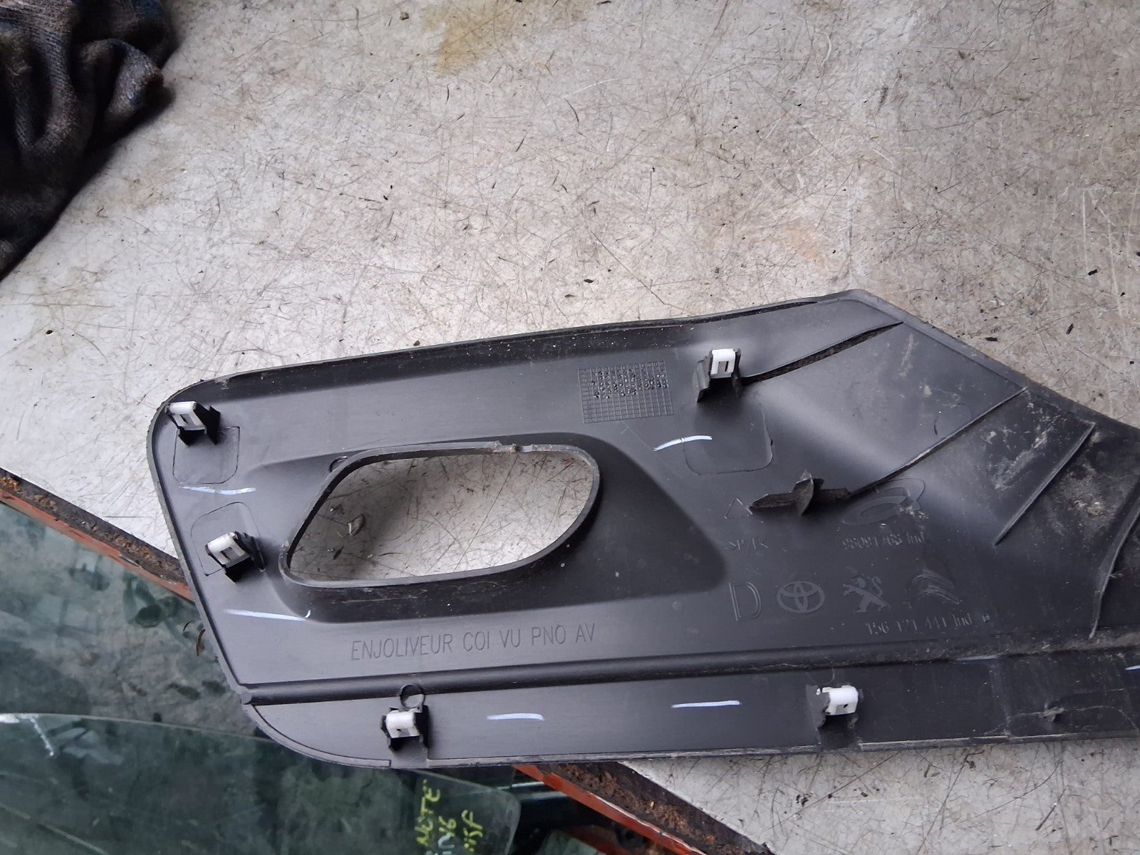 2021 VAUXHALL VIVARO MK3 OSF DRIVER SIDE FRONT RIGHT DOOR HANDLE TRIM 98091768