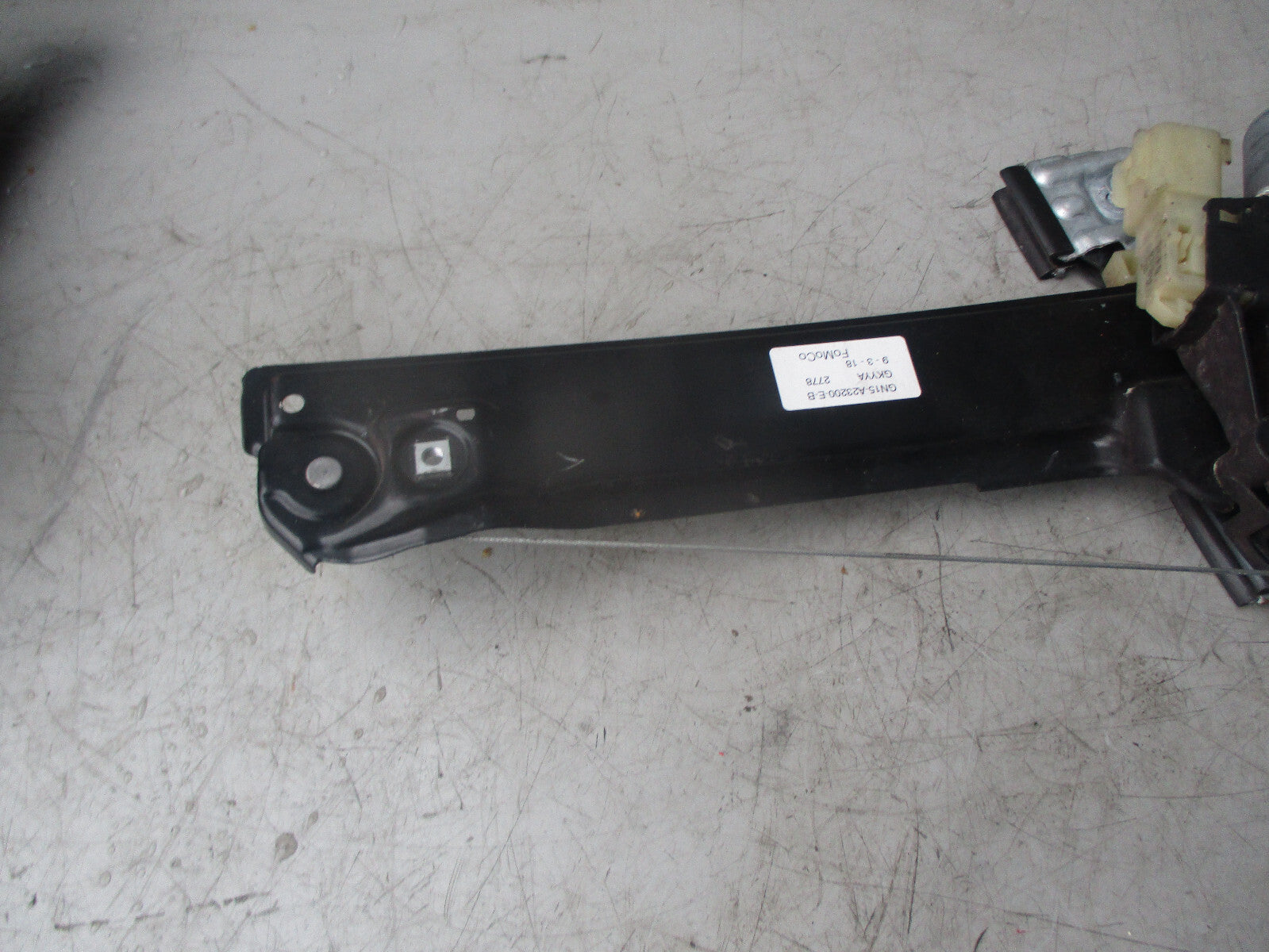 FORD ECOSPORT 2018 OSF DRIVER SIDE FRONT WINDOW REGULATOR & MOTOR 0130822078