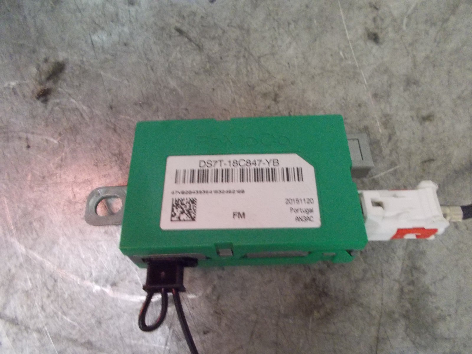 FORD MONDEO 2016 MK5 FM RADIO ANTENNA AMBLIFIER DS7T18C847YB