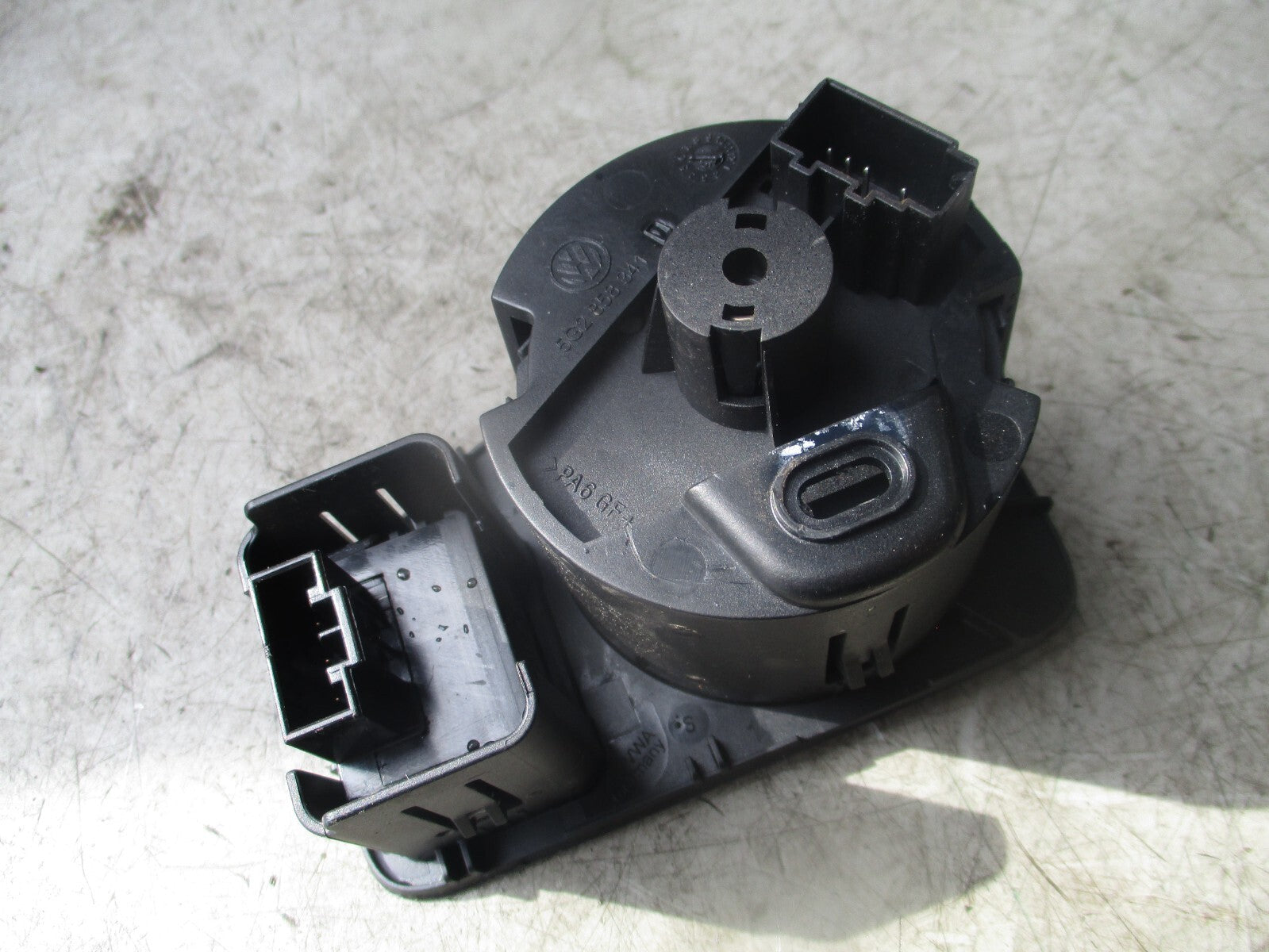 2017 VOLKSWAGEN GOLF HEADLIGHT CONTROL SWITCH & TRIM 5G2858341