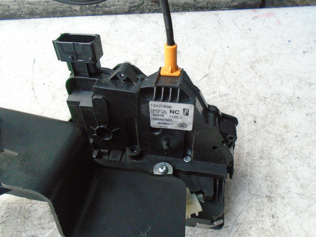 VAUXHALL CORSA E 2018 OSF DRIVER SIDE FRONT DOOR LOCK MECHANISM 13431836