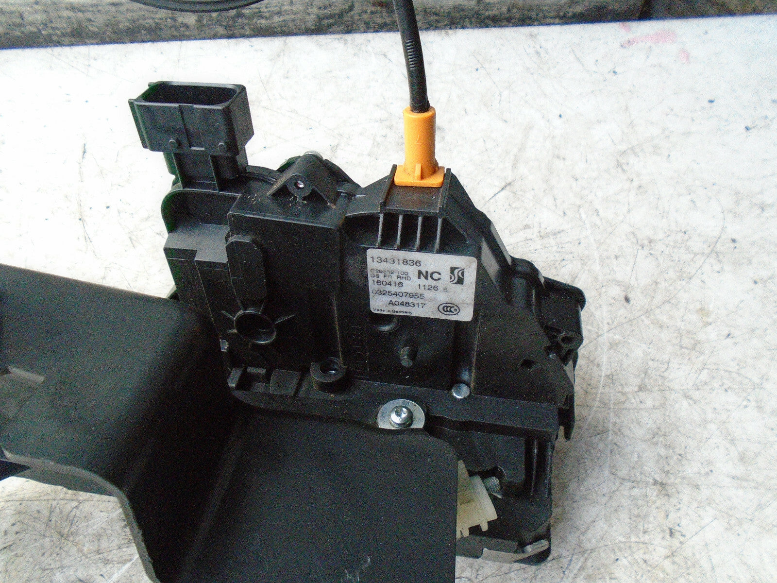 VAUXHALL CORSA E 2018 OSF DRIVER SIDE FRONT DOOR LOCK MECHANISM 13431836
