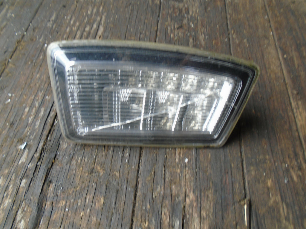 AUDI A1 8X 2015 3 DOOR REAR LEFT PASSENGER SIDE UNDER TAILGATE LIGHT 8X0945095