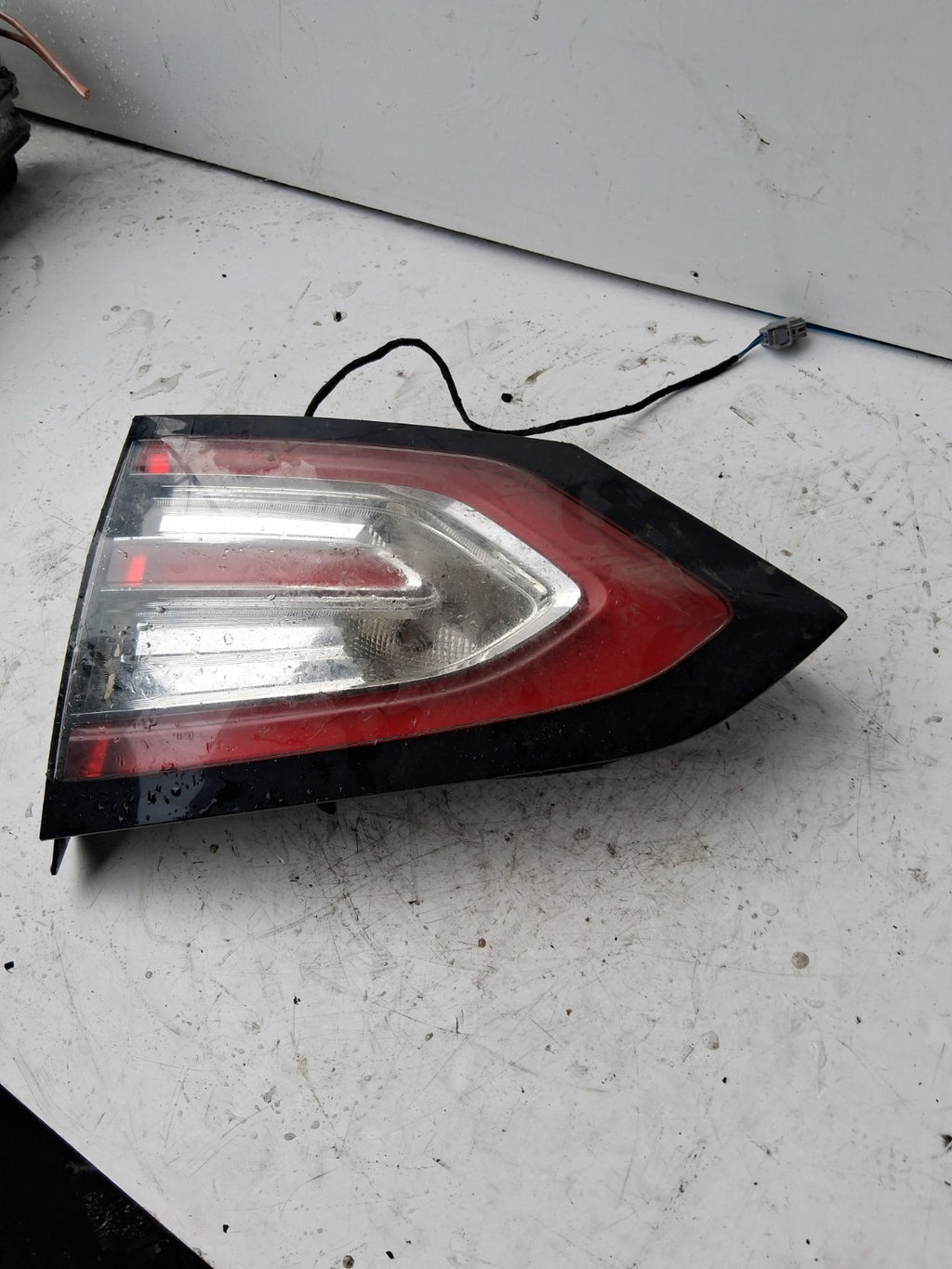 2019 FORD GALAXY MK4 REAR INNER TAIL LIGHT OSR DRIVER RIGHT SIDE EM2B13A602AJ