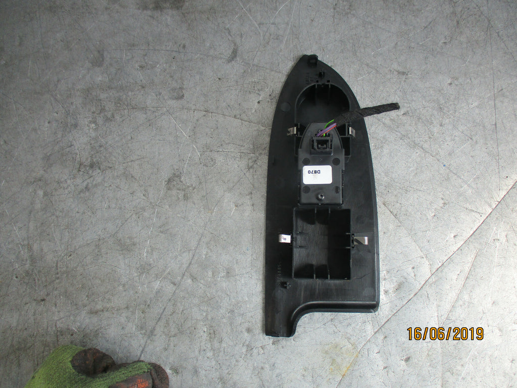 ALFA ROMEO GIULIETTA NSR PASSENGER SIDE REAR WINDOW SWITCH