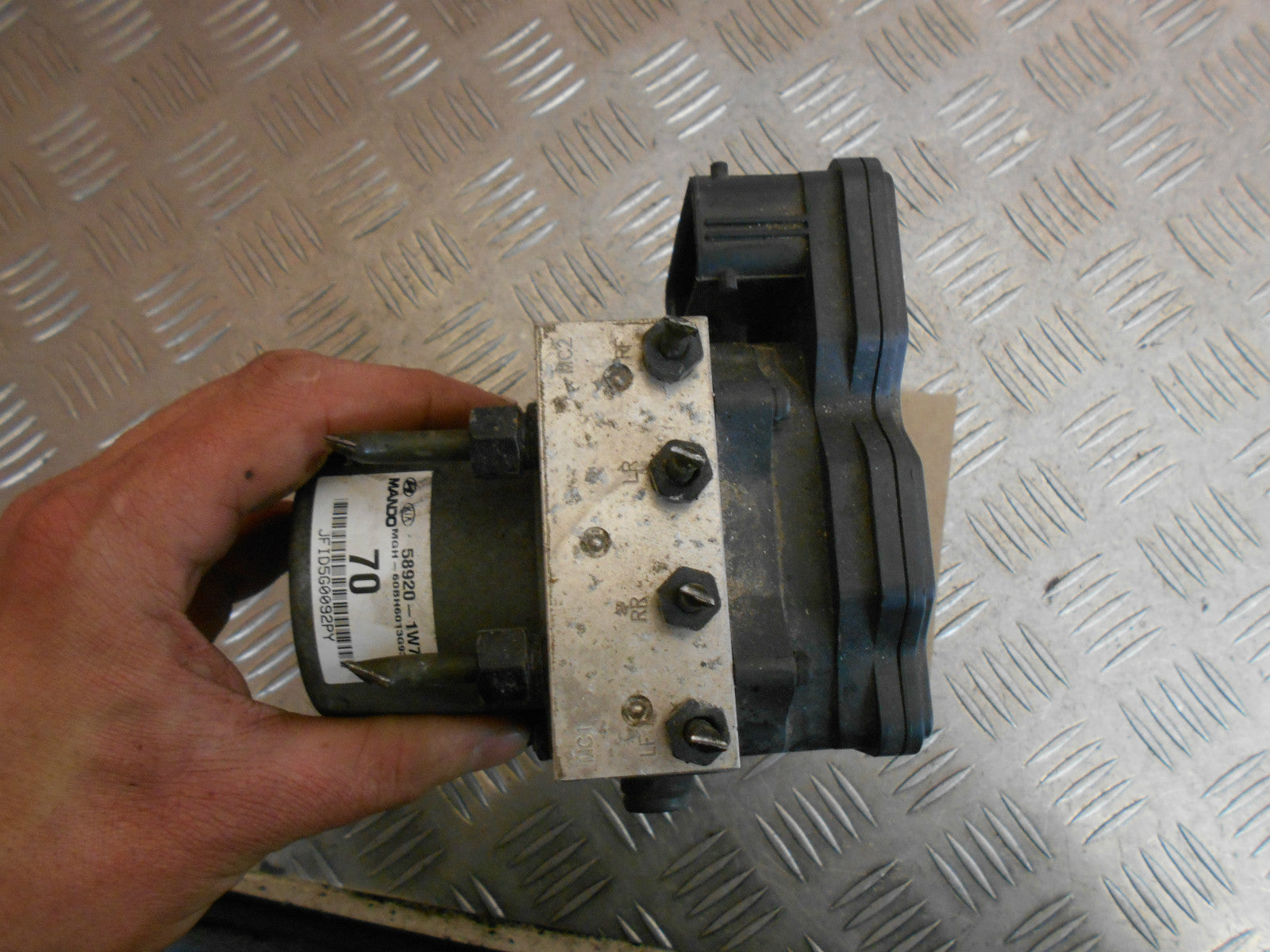 KIA RIO MK3 2014 1.1 CRDI ABS PUMP 58920-1W705