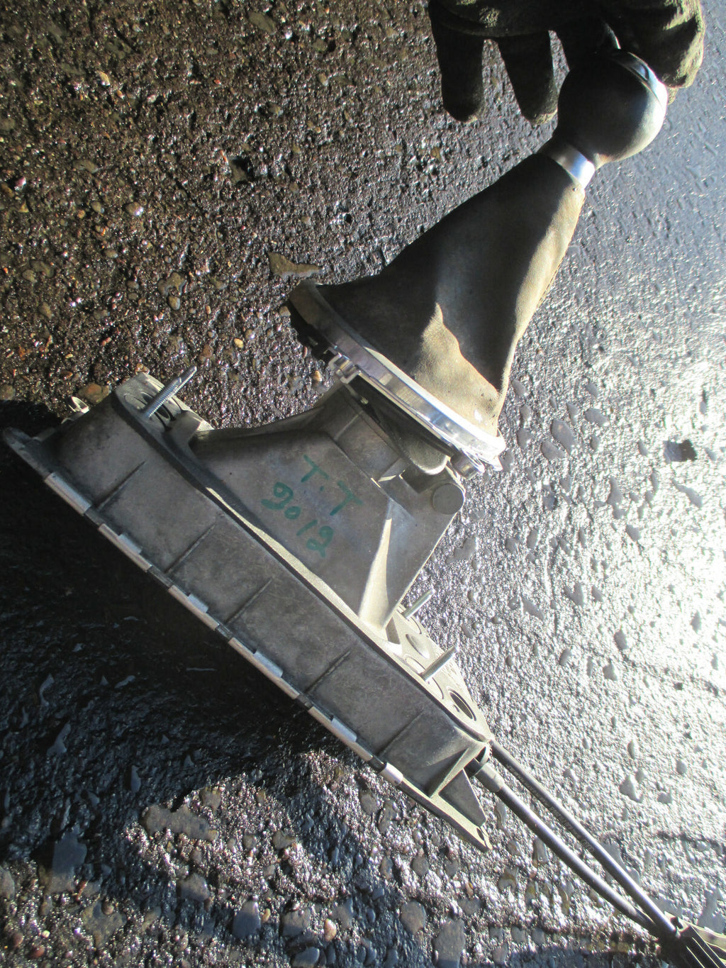 AUDI TT MK2 2012 MANUAL 6 SPEED GEARSTICK & LINAKGES 8J0711049B