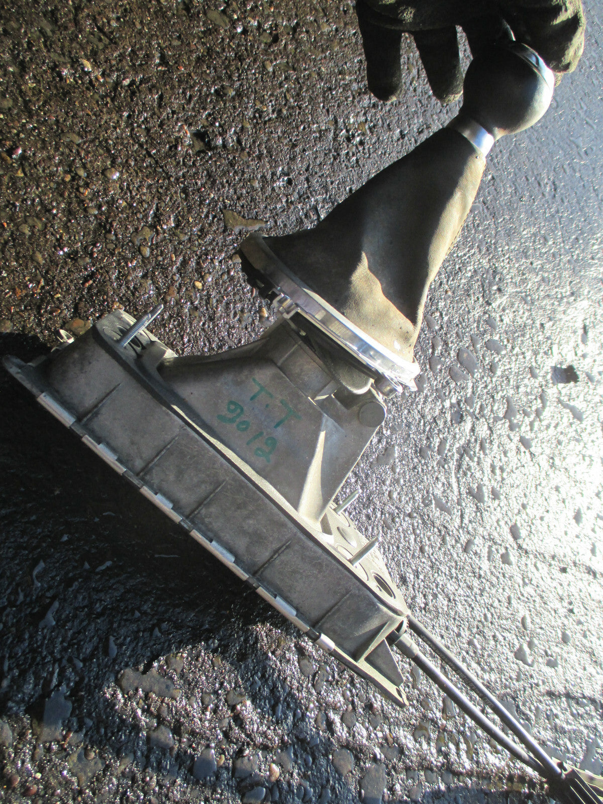 AUDI TT MK2 2012 MANUAL 6 SPEED GEARSTICK & LINAKGES 8J0711049B