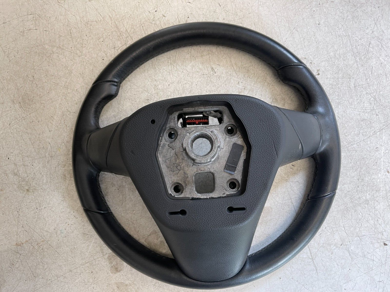 VAUXHALL LEATHER STEERING WHEEL WITH CONTROLS 13351021