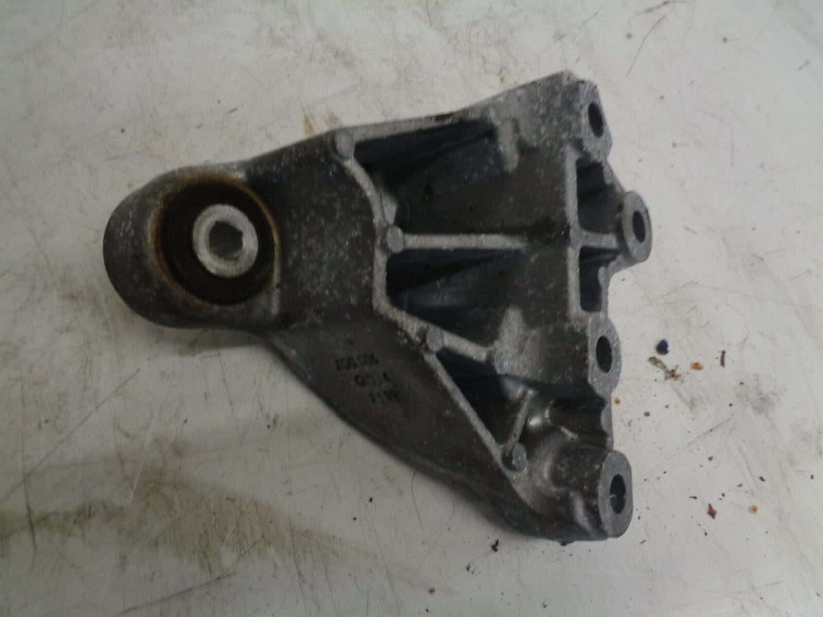 MERCEDES A CLASS A180 2017 W176 2.0 DIESEL ENGINE MOUNT