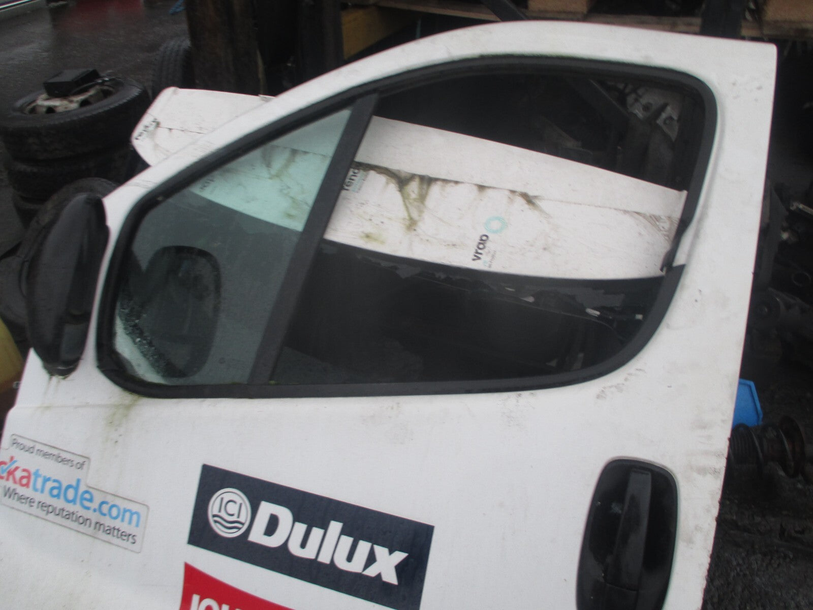 VAUXHALL VIVARO MK1 2002 NSF PASSENGER SIDE FRONT DOOR WHITE