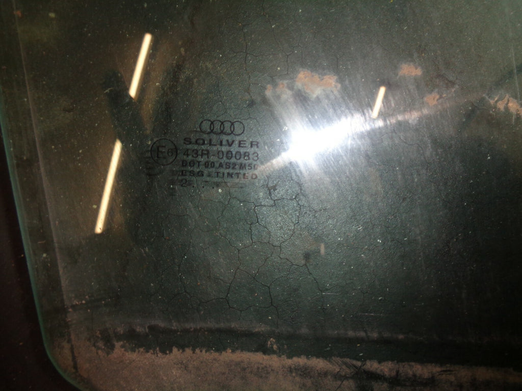 AUDI A6 2004-08 DRIVER SIDE RIGHT SIDE FRONT DOOR GLASS E643R00083