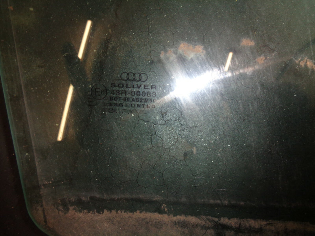 AUDI A6 2004-08 DRIVER SIDE RIGHT SIDE FRONT DOOR GLASS E643R00083