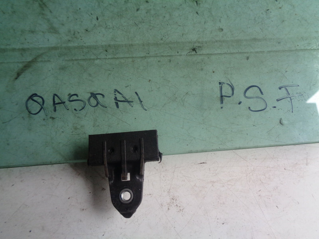 NISSAN QASHQAI J10 MK1 NSF PASSENGER SIDE FRONT DOOR WINDOW GLASS