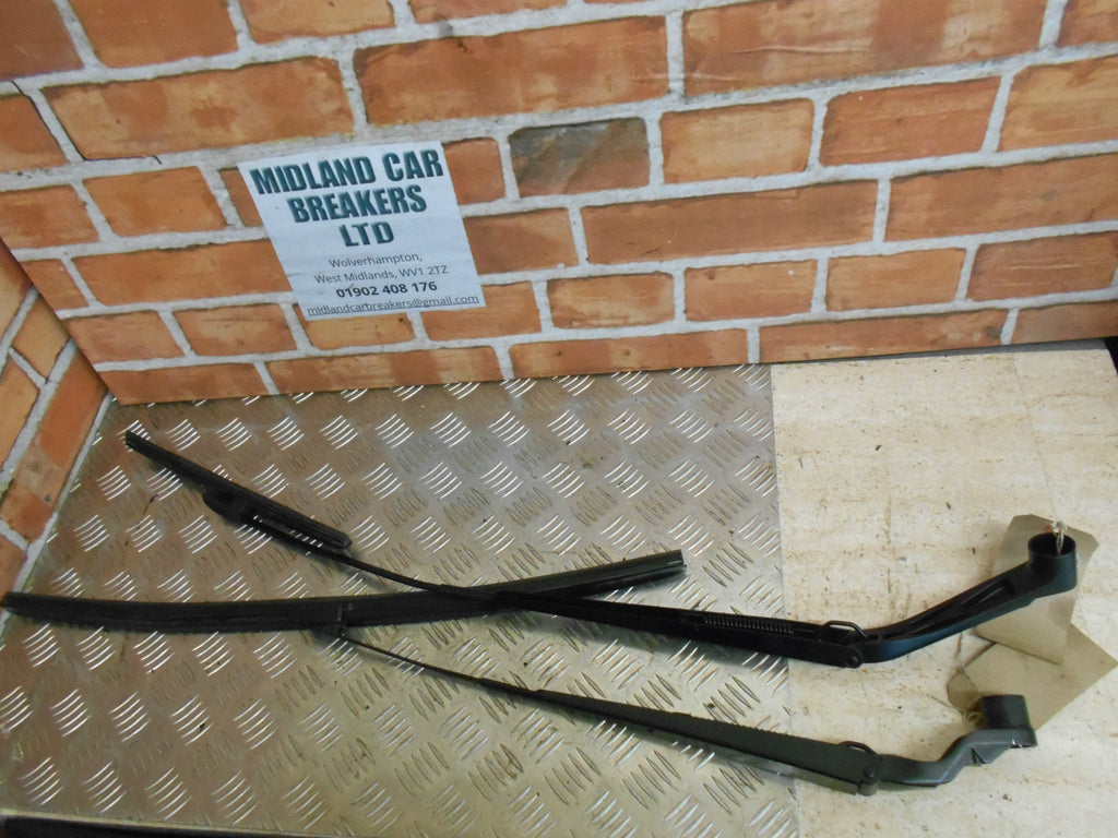 NISSAN NOTE E12 2014 OSF NSF DRIVER PASSENGER SIDE FRONT WIPER ARMS