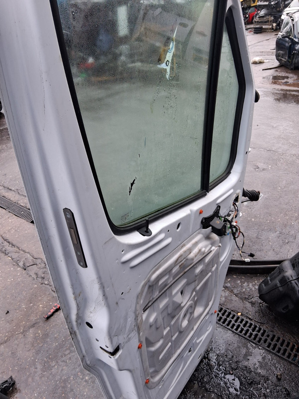 2022 MERCEDES BENZ SPRINTER W907 OSF DRIVER SIDE FRONT RIGHT BARE DOOR WHITE