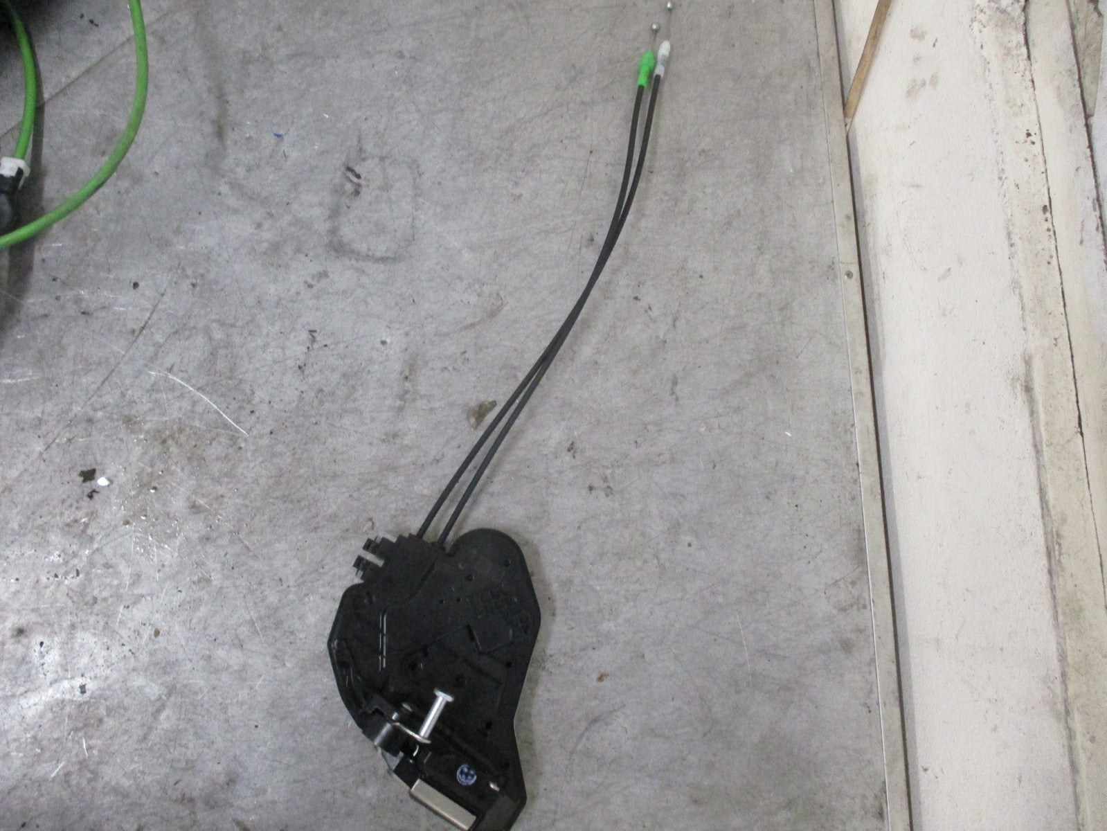 TOYOTA AYGO AB40 MK2 5 DOOR NSF PASSENGER SIDE FRONT DOOR LOCK MECH