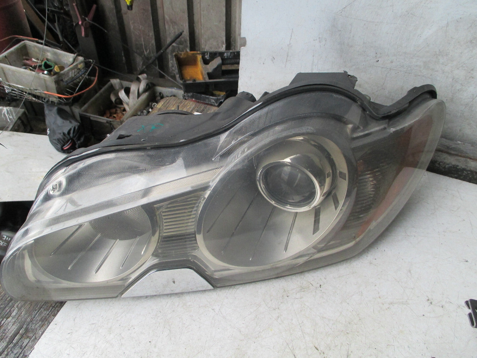 JAGUAR XF 2010 NSF PASSENGER SIDE FRONT HEADLIGHT HEADLAMP DAMAGED