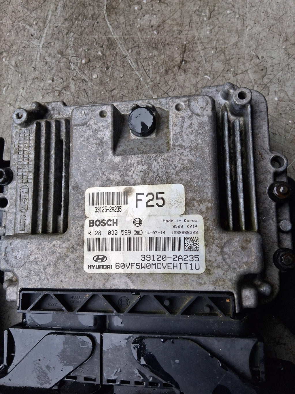2013 HYUNDAI I40 ECU ENGINE CONTROL MODULE 391439120-2A23502A530