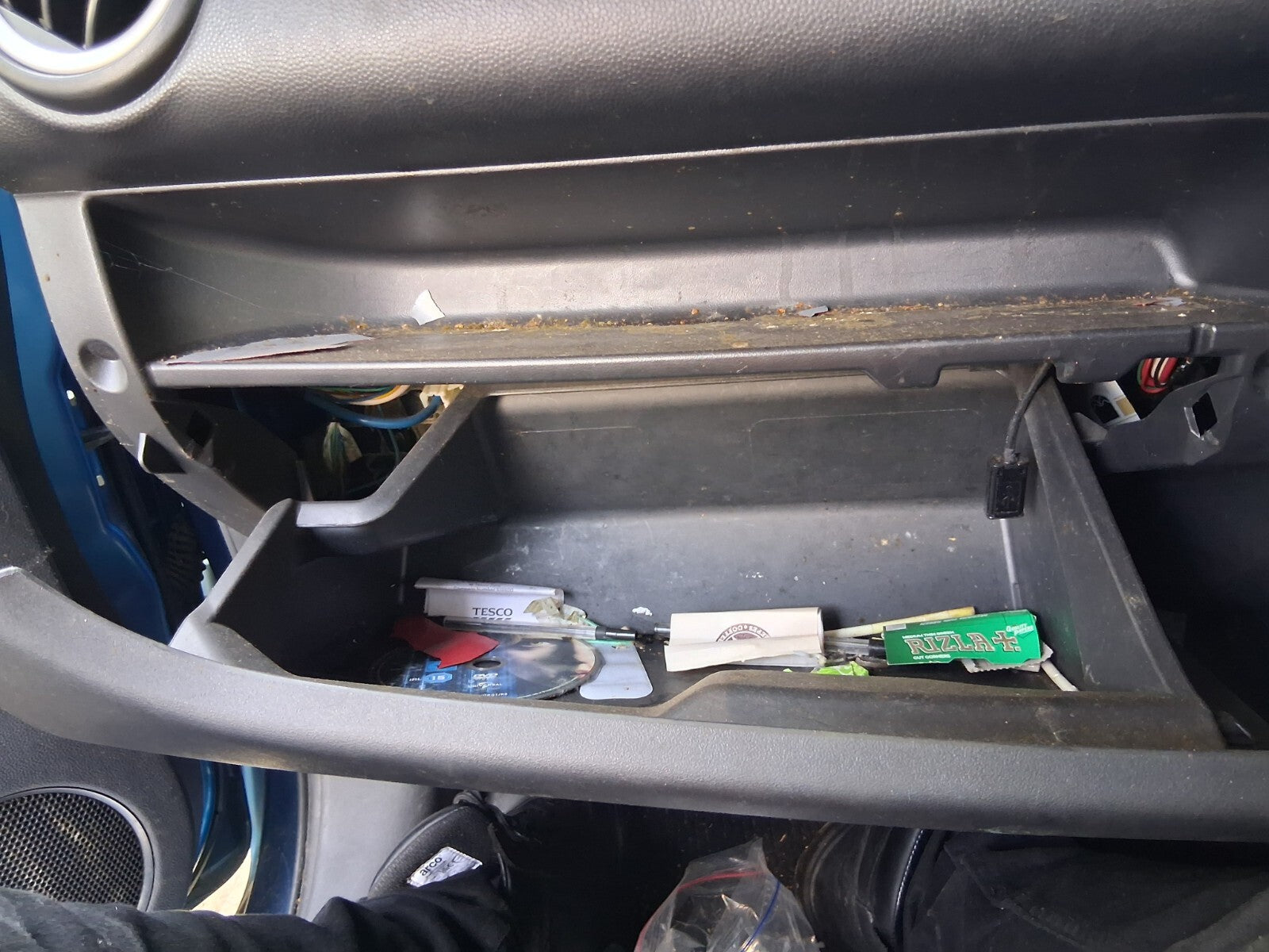 2016 MITSUBISHI MIRAGE MK6 DASHBOARD GLOVE BOX STORAGE COMPARTMENT