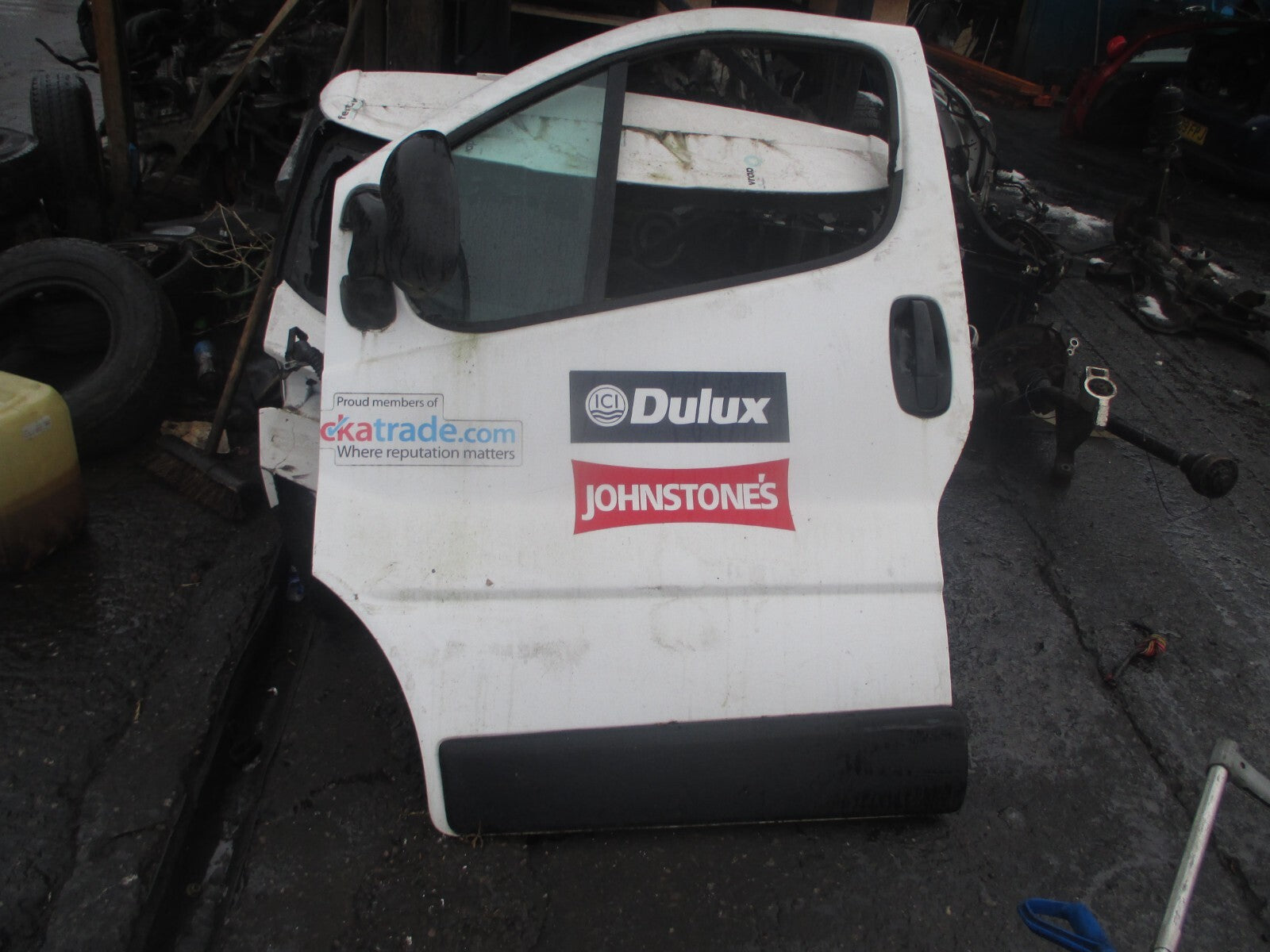 VAUXHALL VIVARO MK1 2002 NSF PASSENGER SIDE FRONT DOOR WHITE