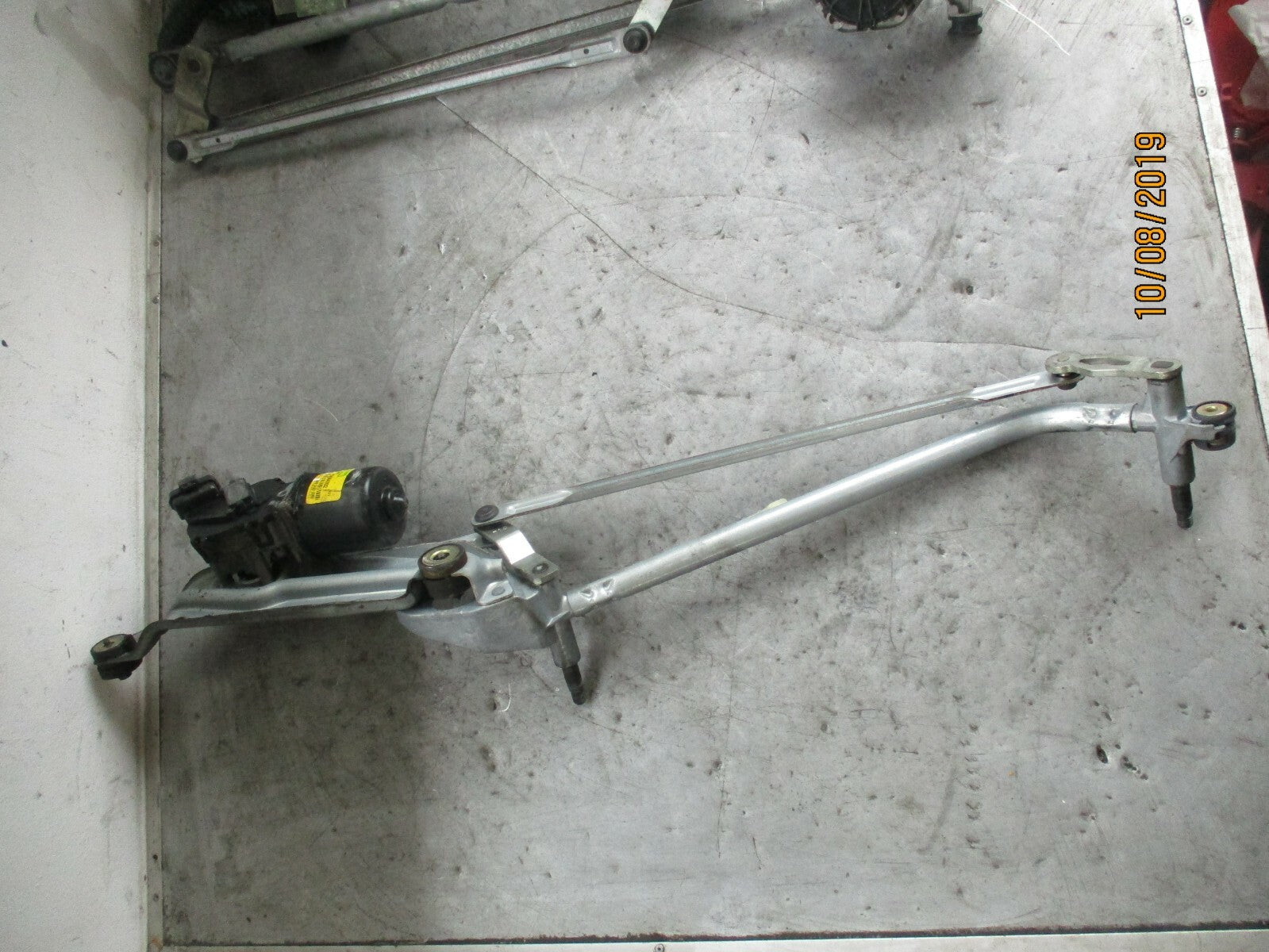 PEUGEOT 1007 FRONT WIPER MOTOR WITH LINKAGE MECH 53564302