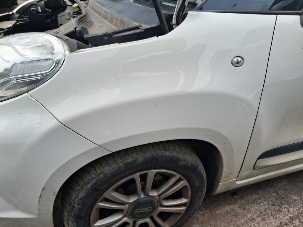 2019 FIAT 500L NSF PASSENGER SIDE FRONT WING PANEL WHITE BIANCO GELATO 934/A