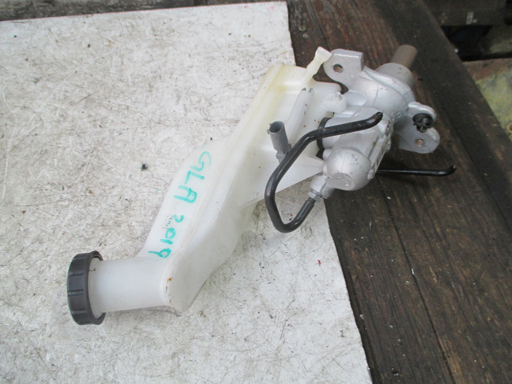 MERCEDES GLA X156 1.6 PETROL BRAKE MASTER CYLINDER