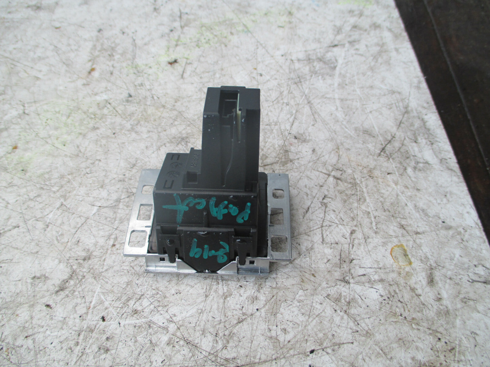VW VOLKSWAGEN PASSAT 2014 B7 DASHBOARD CLOCK 3AA919204A