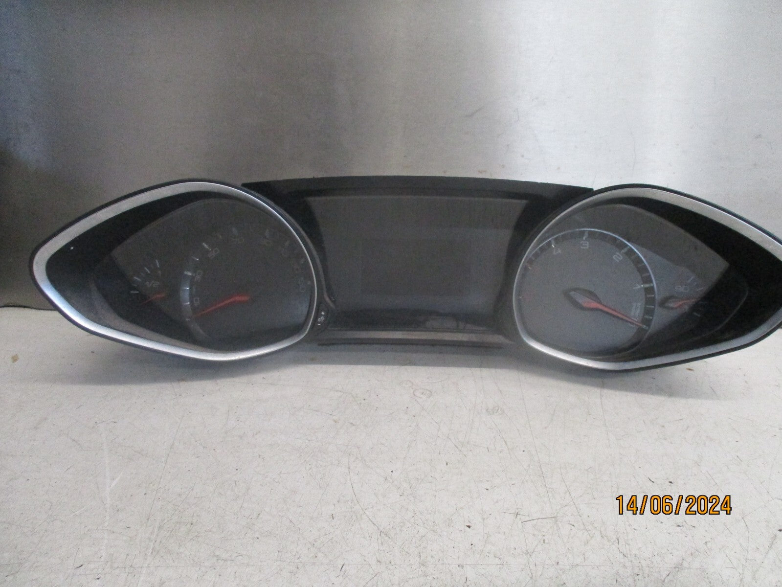 PEUGEOT 308 2014 MK2 1.6 DIESEL SPEEDOMETER INSTRUMENT CLUSTER 9809838480