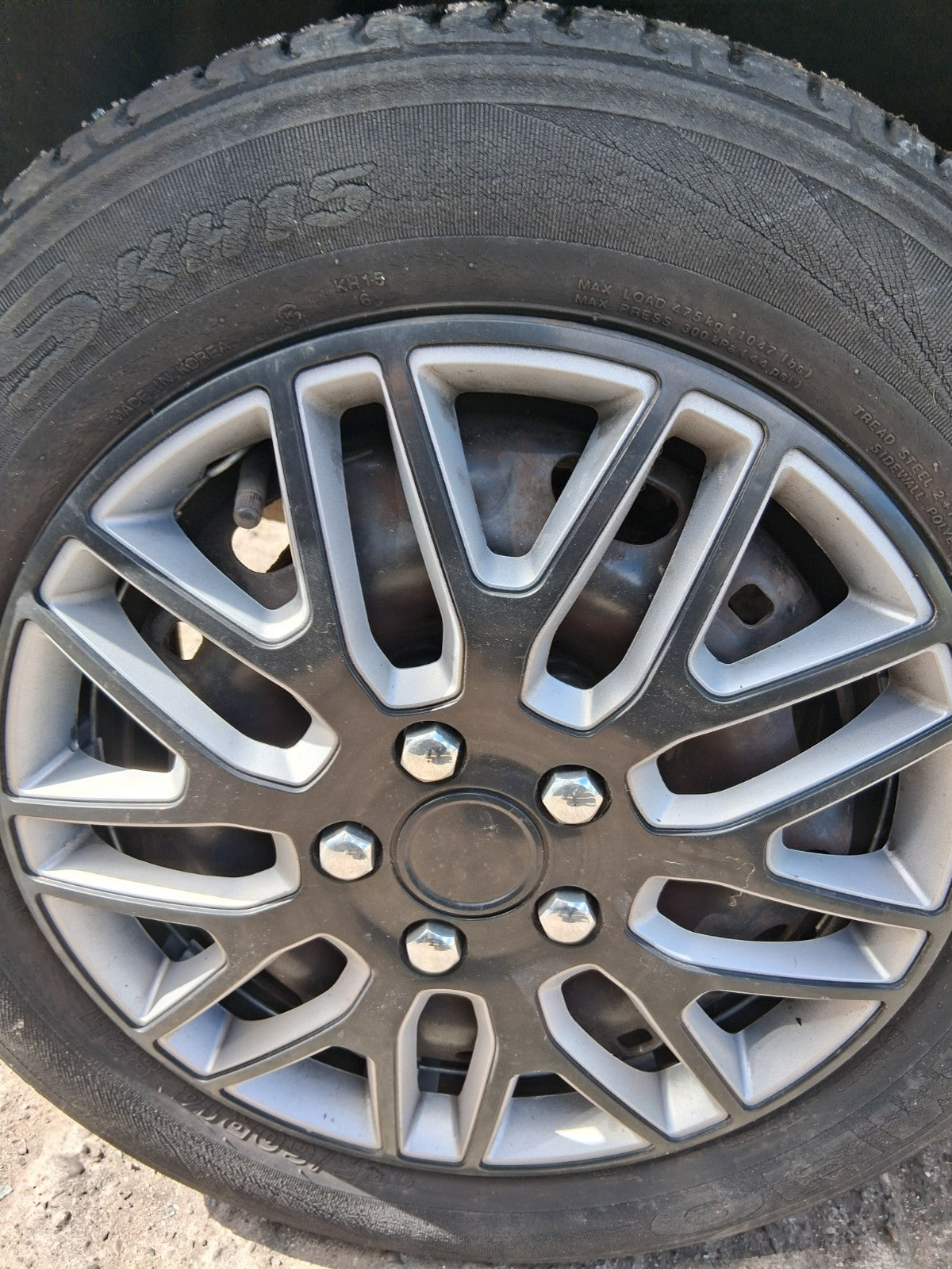 2011 VW VOLKSWAGEN FOX 3 DOOR 14 INCH ALLOY WHEEL WITH TYRE 185/60R14
