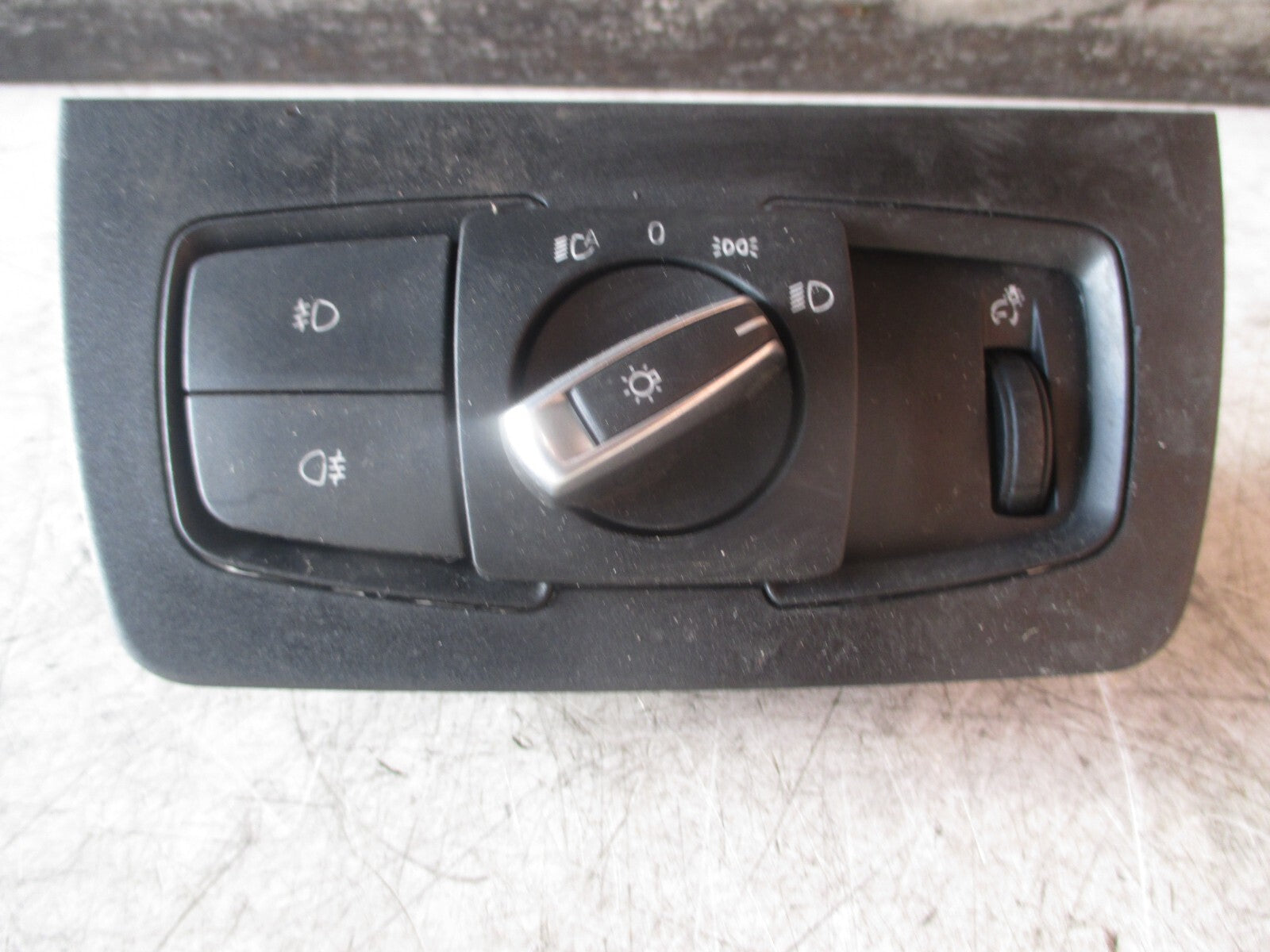 BMW 3 SERIES F30 2017 HEADLIGHT CONTROL SWITCH 684751201