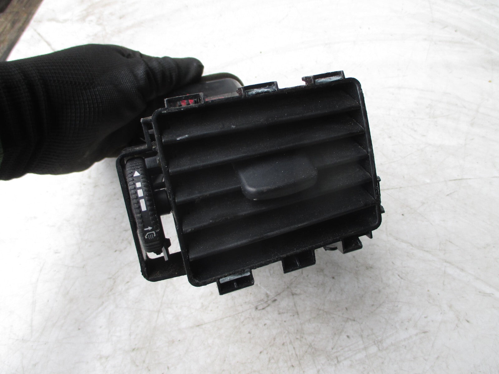 VW VOLKSWAGEN CRAFTER 2015 DASH AIR BLOWER VENT TRIM DUCT