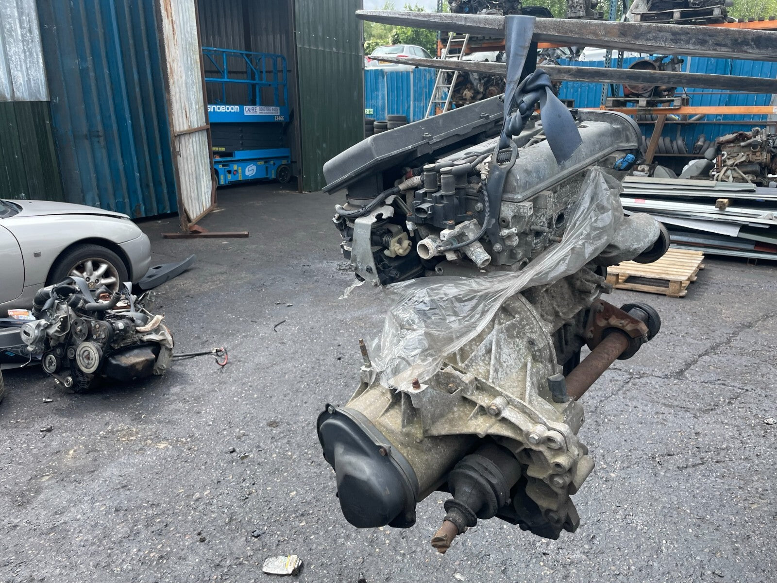 2004 FORD FIESTA MK6 1.25 PETROL ENGINE COMPLETE WITH GEARBOX DHF