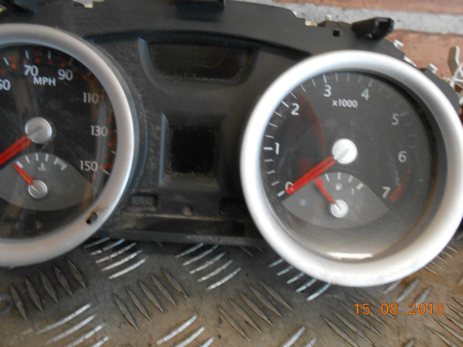 RENAULT MEGANE MK2 2005 VVTI 1.6 16V SPEEDO CLOCKS INSTRUMENT DIALS 8200364031