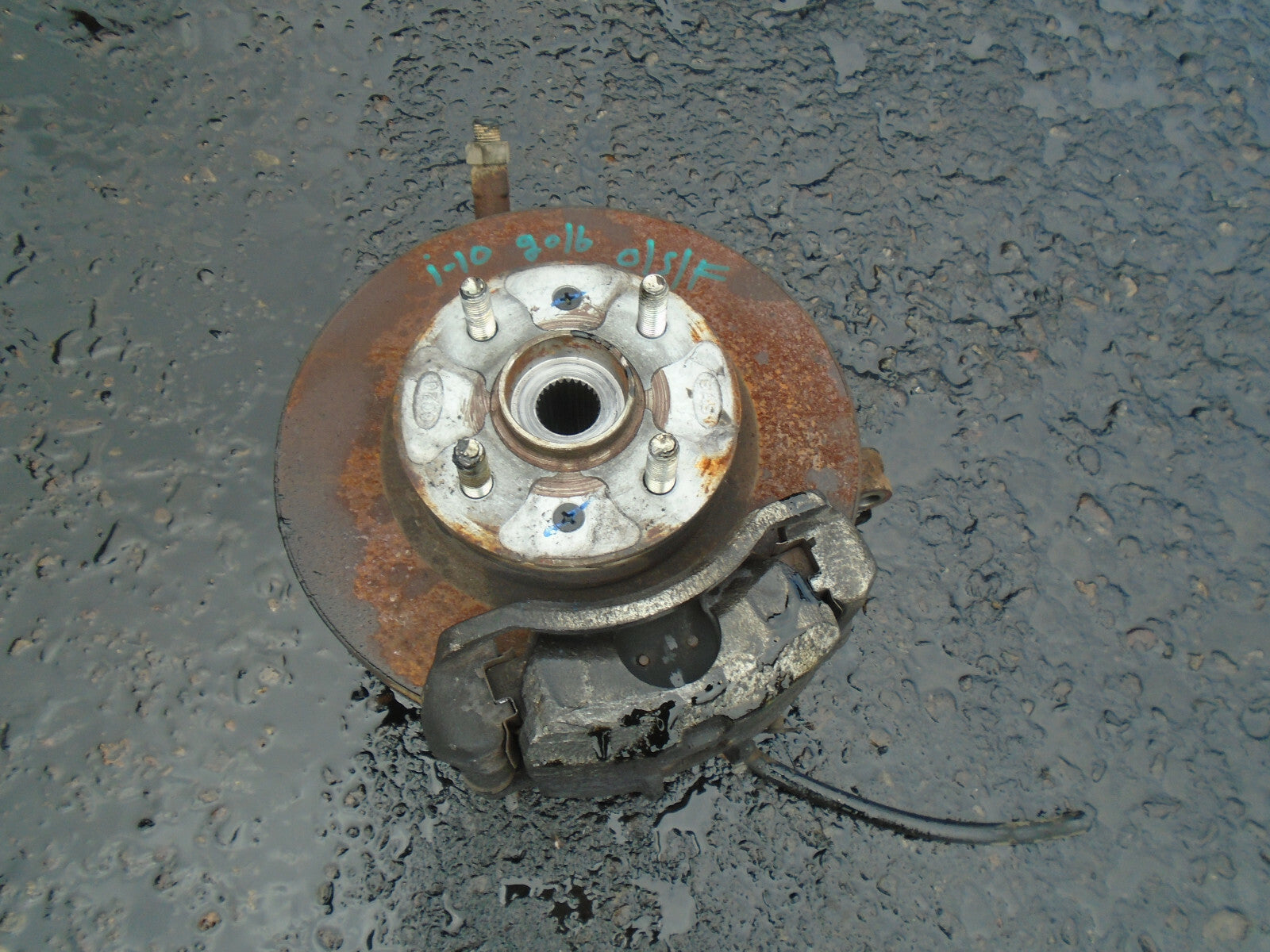 HYUNDAI i10 2013 - 19 1.2 PETROL OS DRIVER SIDE WHEEL HUB & CALIPER