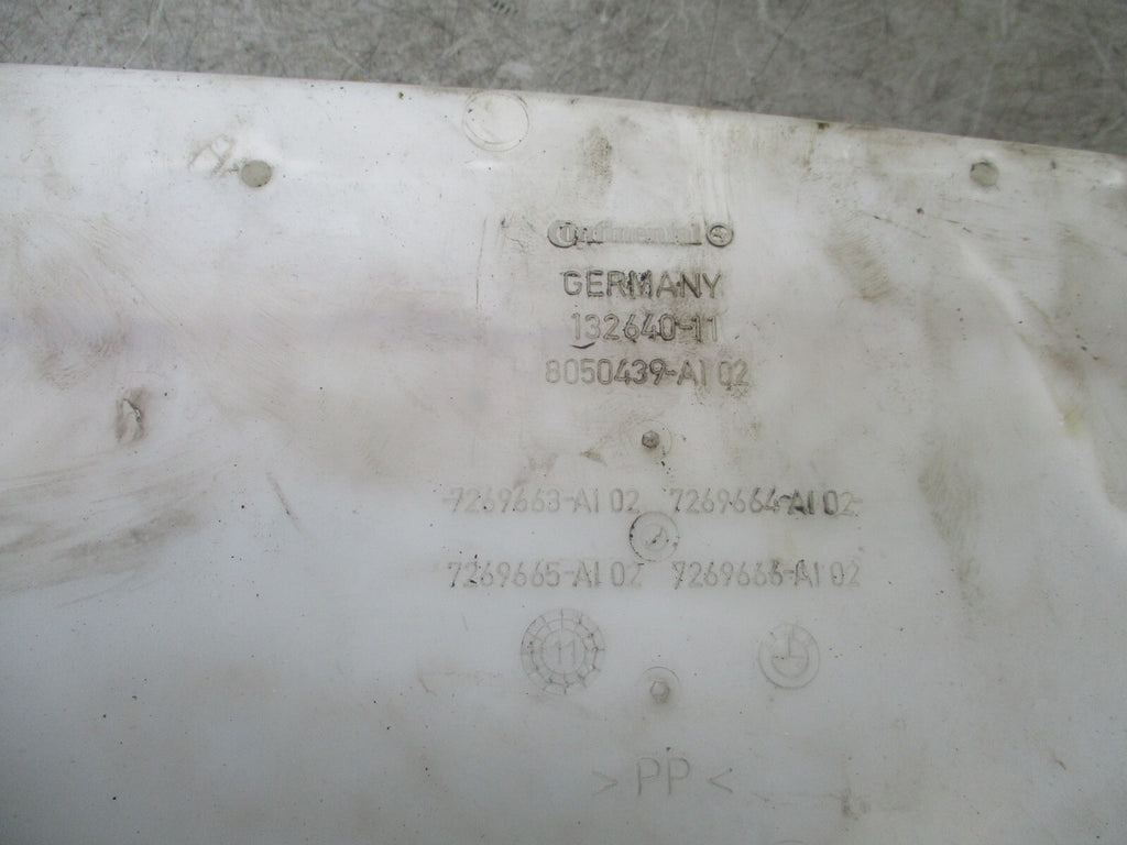 2012 BMW 320D NS PASSENGER SIDE WASHER BOTTLE AND PUMP WASHER TANK 132640-11
